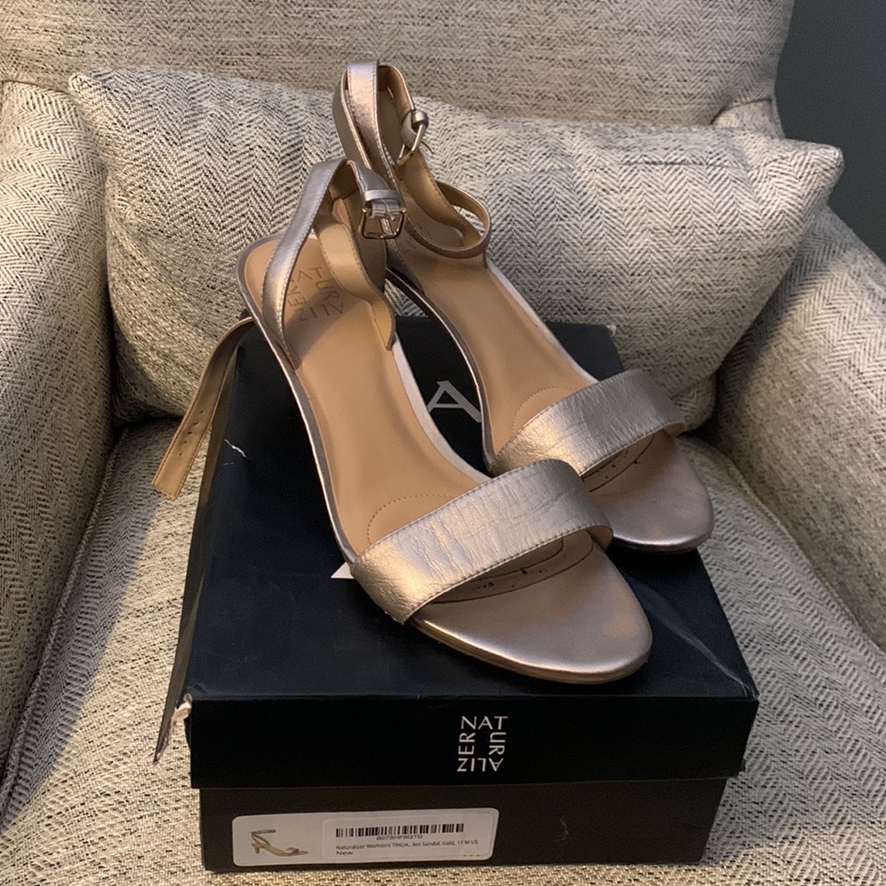 Naturalizer Gold heeled sandal 2.5in